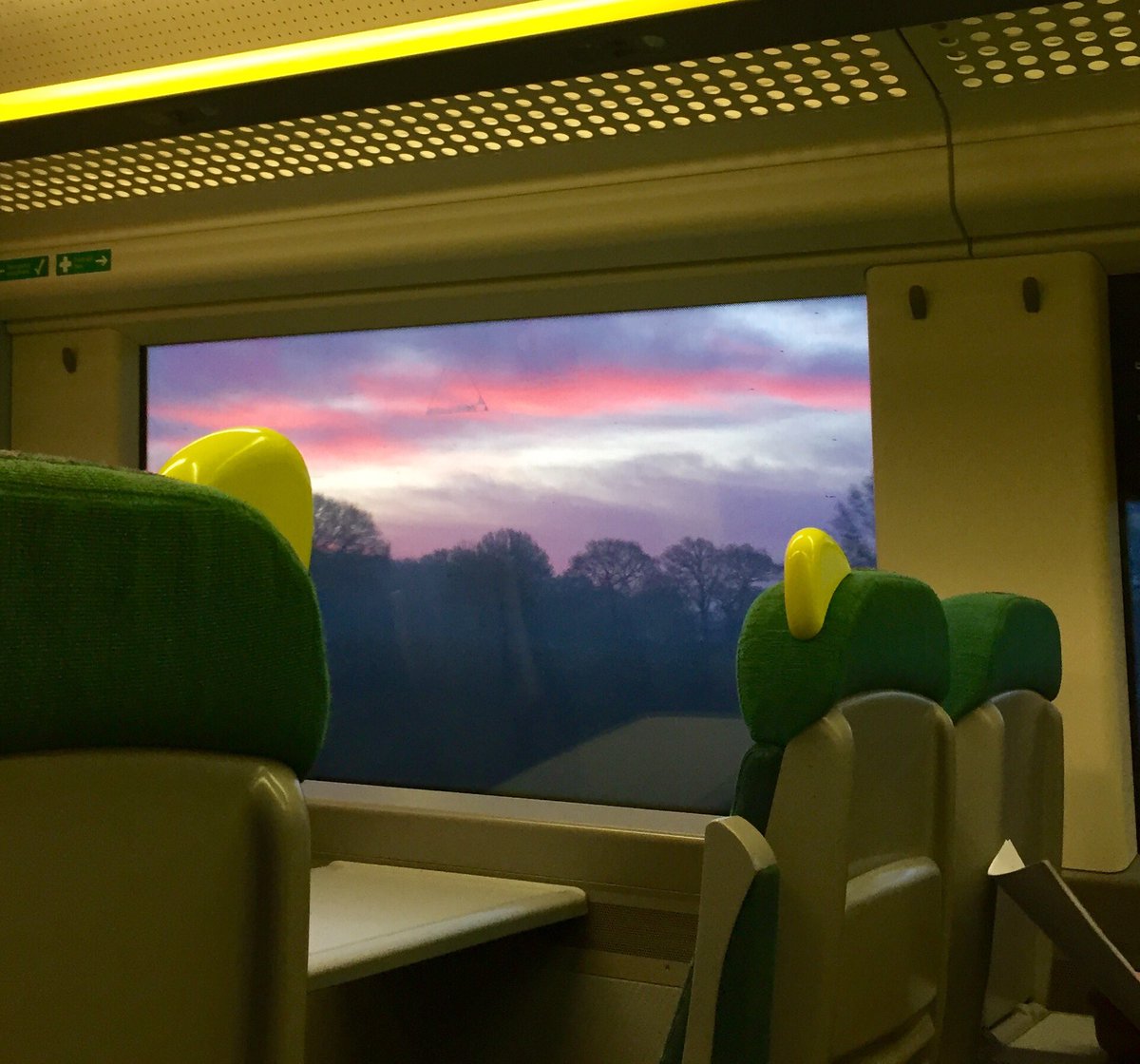 Bike4CancerUK's tweet photo. Gorgeous sky en route to the @LeeValleyVP for the #axiansvelo2016 event with @theRampageEvent https://t.co/3VaPDA2Kxt