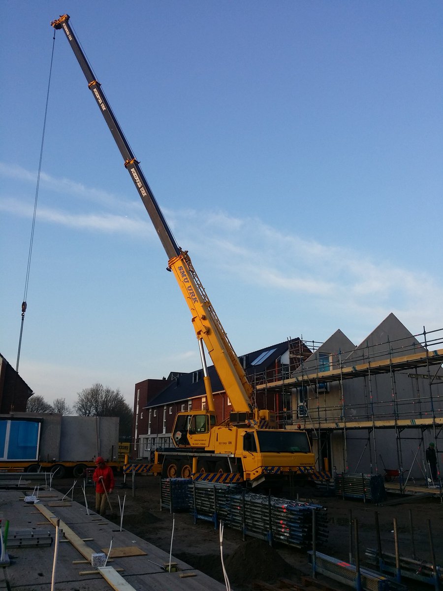 keesweerstand's tweet photo. @Hermsbv druk in de prefab #vanWijnen #HermsUrk #WaterwijzerLelystad https://t.co/SUsJetDkT1