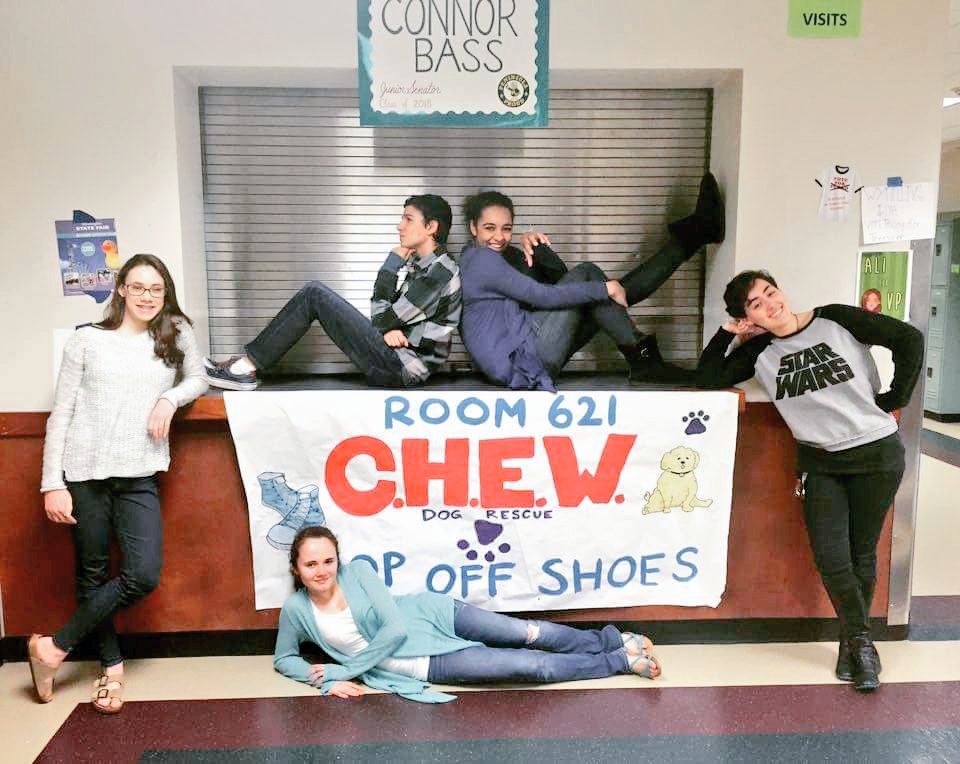 DanilionRAWR's tweet image. Here&apos;s a cute @SeahawkKeyClub pic to remind you to donate ur gently used shoes  the shoe drive! #keyclub