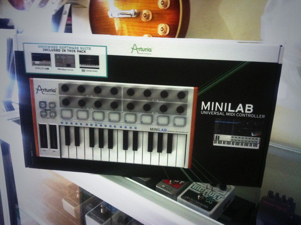 Ready stock Arturia MiniLab #cpinbio #midicontroler #tokoalatmusik #hurtrock #bandung #bandungjuara