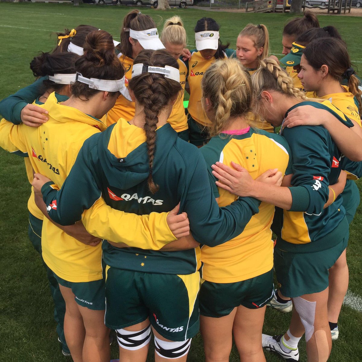 Aussie7s's tweet photo. Field #Aussie7s session in Langford > ✔️ https://t.co/RZaONSSUtr