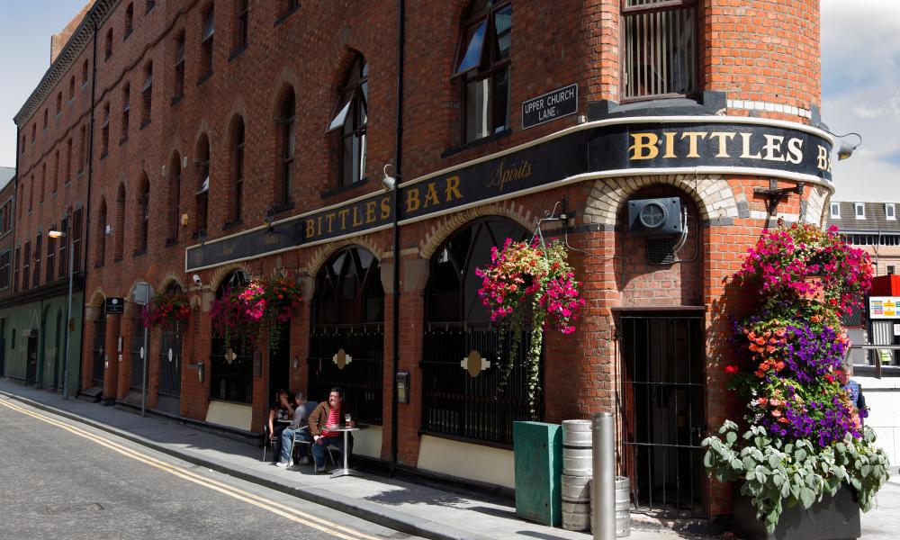 Tripeffectravel's tweet photo. Top 10 craft beer pubs in Belfast - https://t.co/8gQiKNvJRB https://t.co/dGqSerX7tH