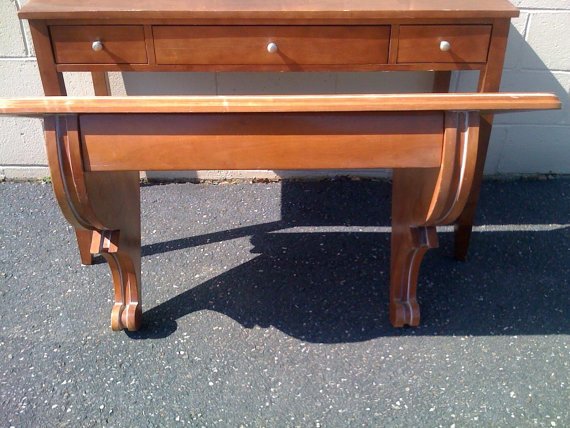 fieldsofvintage's tweet photo. #Largetable #Walltable #Mounteddesk #artDesk #HomeOffice #etsy https://t.co/XFwdKuR1nz via @Etsy https://t.co/JJ9H29Rvqk