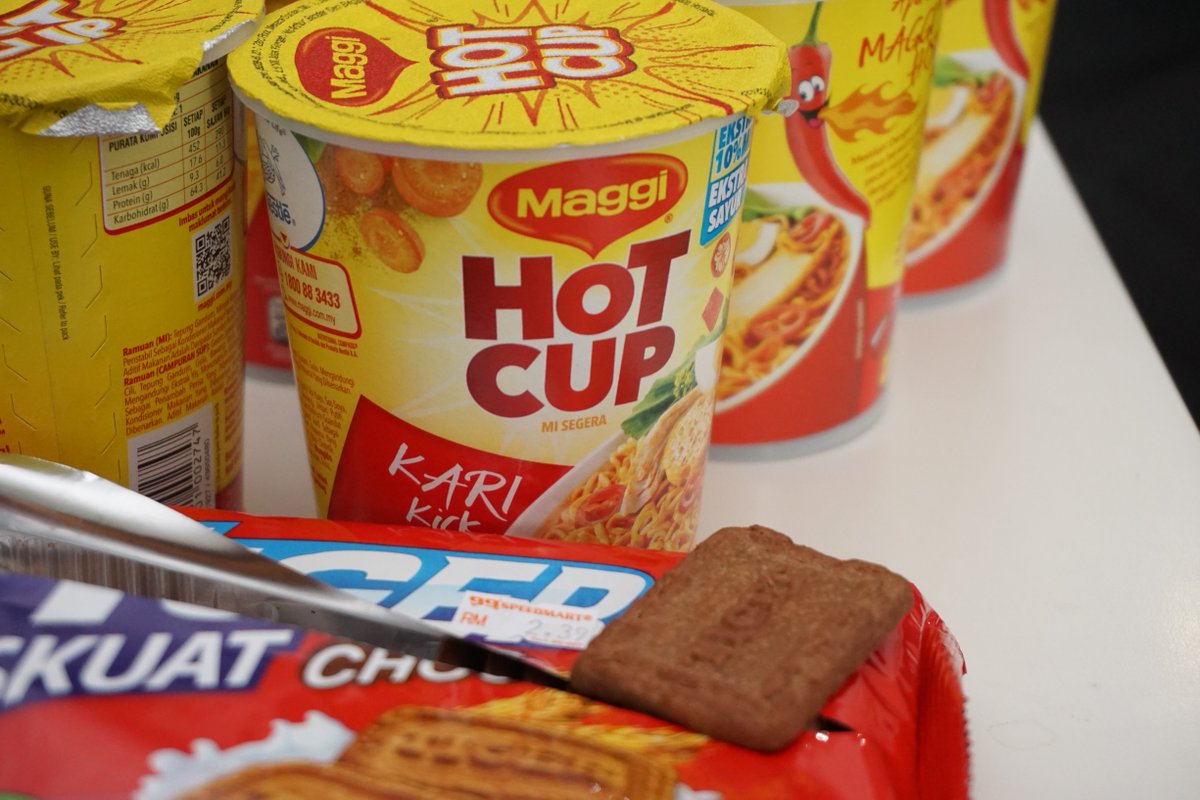 sinarproject's tweet photo. Food for our #CivicHackNight this evening. #tigerbiscuits #instantnoodles #nobudget https://t.co/5NM1n342rA https://t.co/C9wz7Jrq4I