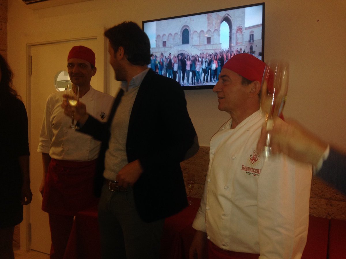 AnaDeRapsodya's tweet photo. #TourExperience  @ChulapaFlow #baribecchia https://t.co/4uCnCgqogs