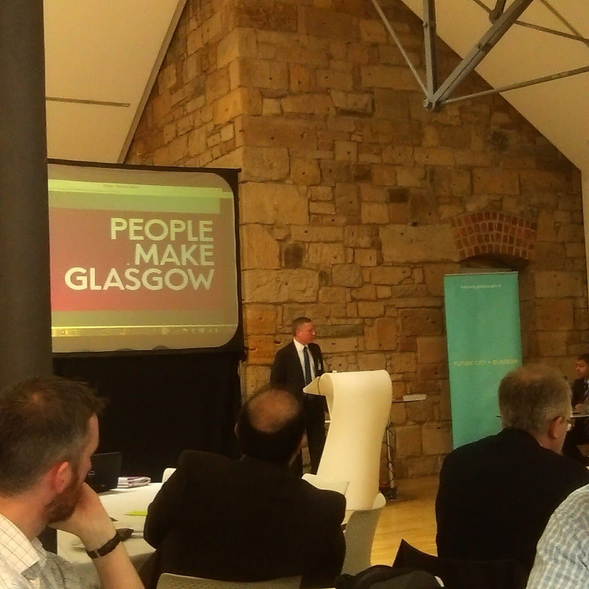 routemonkeyltd's tweet photo. Duncan Booker of @GlasgowCC telling us "people make Glasgow" #citieslearning https://t.co/5LpWhlzm37