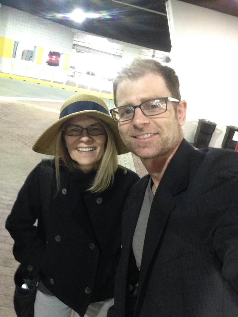 gregorcollins's tweet photo. Saying goodbye-for-now to one of the greatest women I know, my mom. #UnionStation #DC https://t.co/8PKczwOVFD