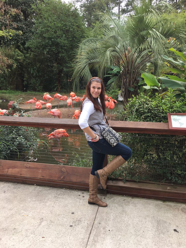 Optimus_Krine's tweet photo. Happy birthday to this pretty lady! Excited to celebrate later! #LETSGETPIZZA #loveyou!#helloheisman @AllyssaTrunk https://t.co/yKITHvyBE3