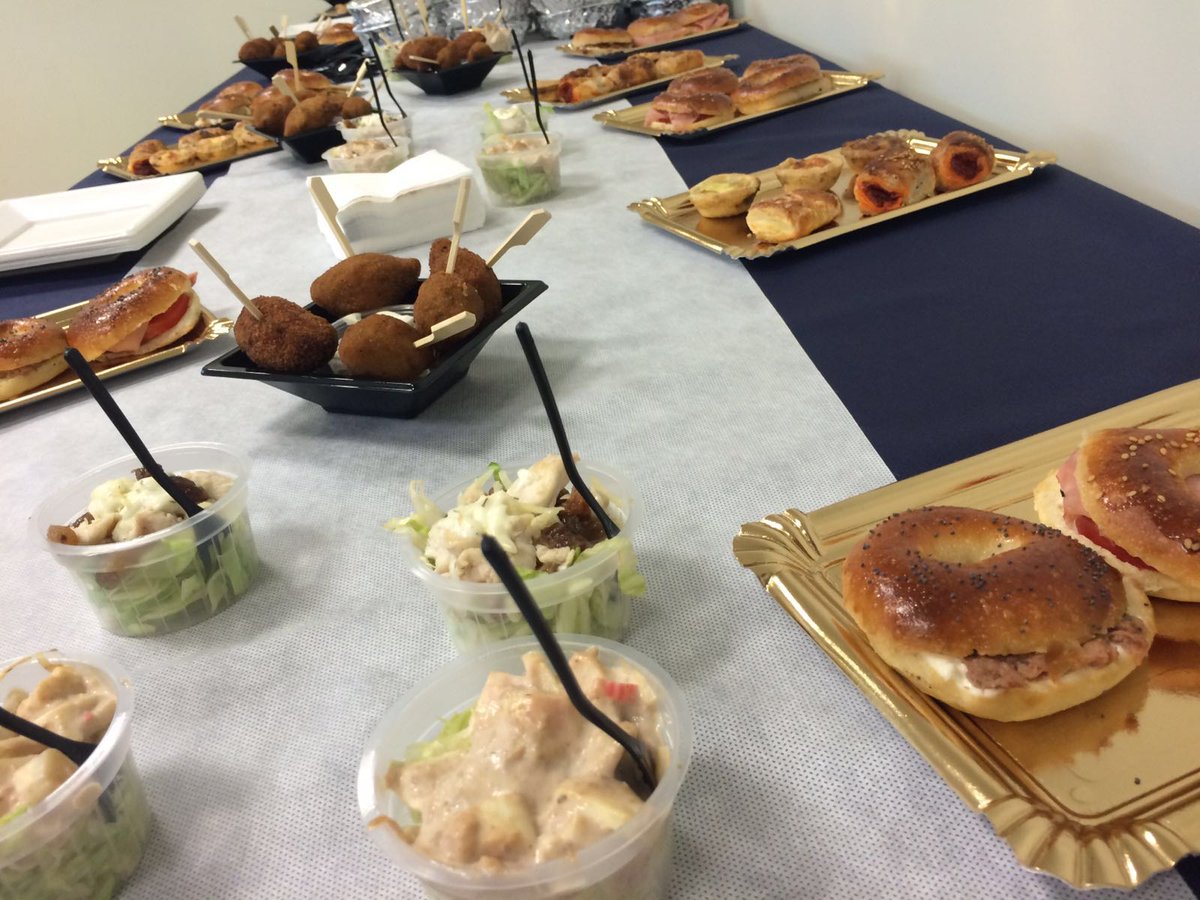 pastmahori's tweet photo. ¡Hoy estamos de catering! Si necesitas información para el tuyo no dudes en llamarnos o venir a la tienda 😊 https://t.co/dXOvMTUbgz