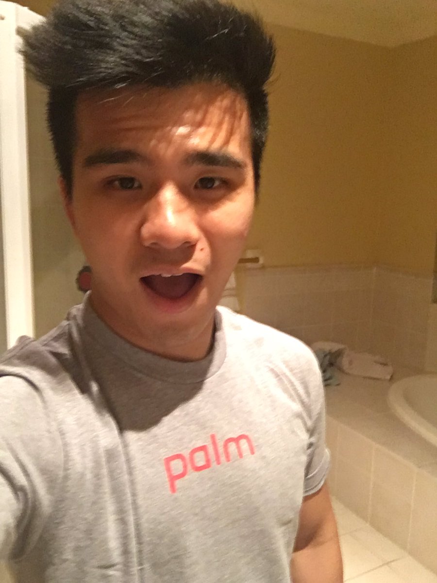 Davis_Fang's tweet photo. Who likes my new t shirt??? #palm #mynewpalm #webOS #savewebos #websos #palmpre #hptouchpad https://t.co/CbWCz3PaCA