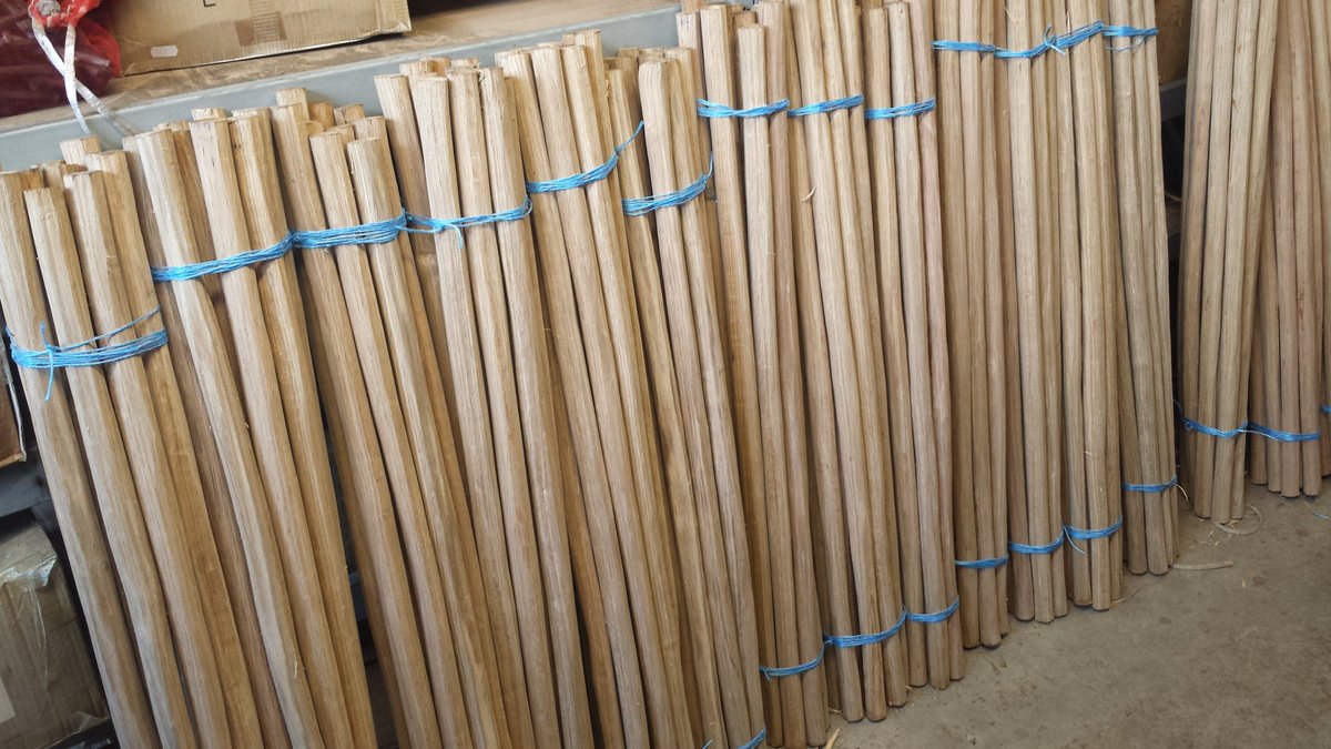 CoyleTimber's tweet image. Hand cleft Oak spindles for a beautiful chalet in the Alps.