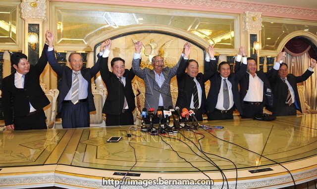 bernamadotcom's tweet photo. #SarawakElection: UPP candidates quit party to qualify as BN Direct Candidates https://t.co/P1B7ZHbAfc https://t.co/AulmWlhoc7