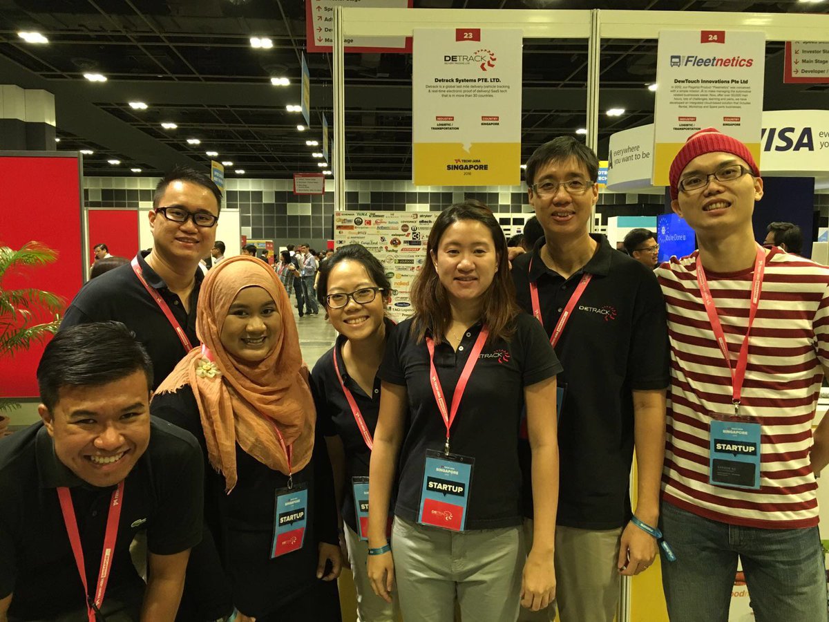Talenox's tweet photo. Where's Golly? @Detrack found Golly. #tiasg2016 #talenox https://t.co/YFsiOBXgj6