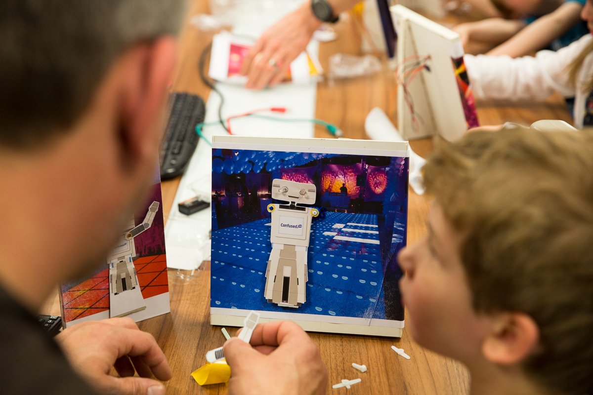 emeralditms's tweet photo. A few pictures from our first Emerald Academy #TinyTechs session a few weeks ago, thanks @lindascannell! https://t.co/5zGNhxfhiW