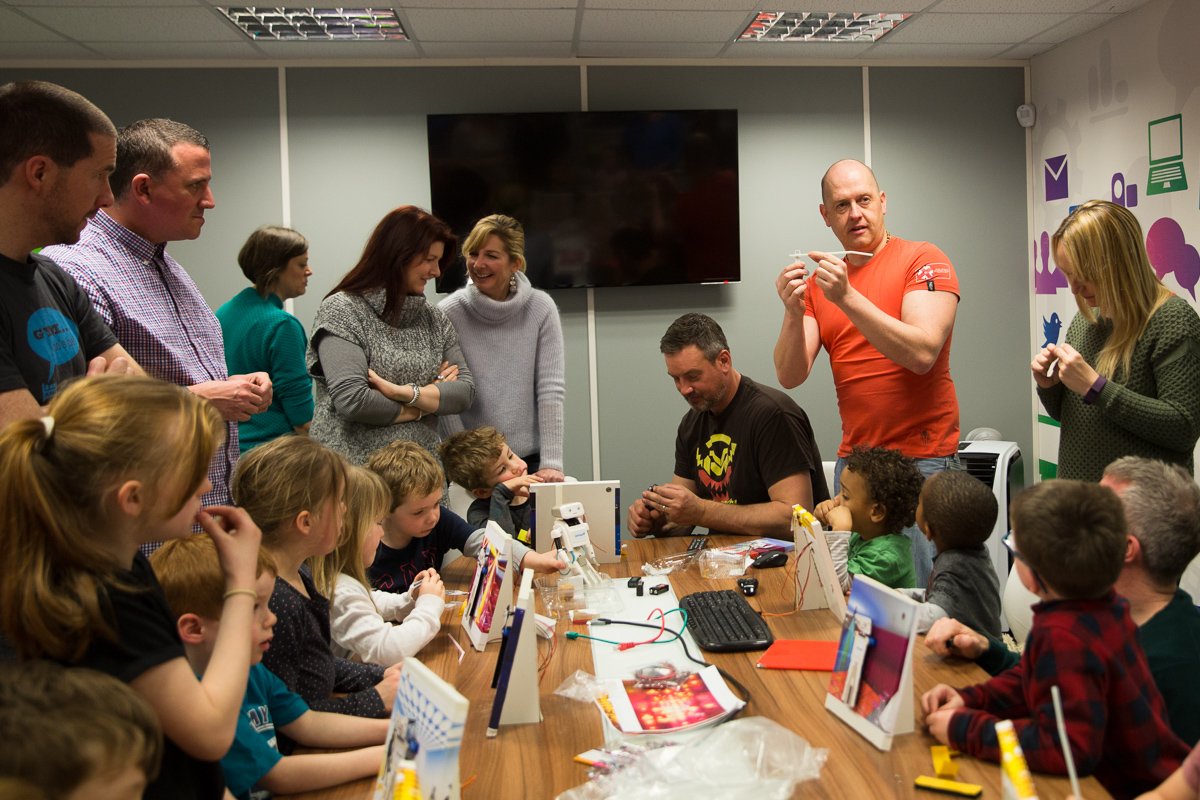 emeralditms's tweet photo. A few pictures from our first Emerald Academy #TinyTechs session a few weeks ago, thanks @lindascannell! https://t.co/5zGNhxfhiW