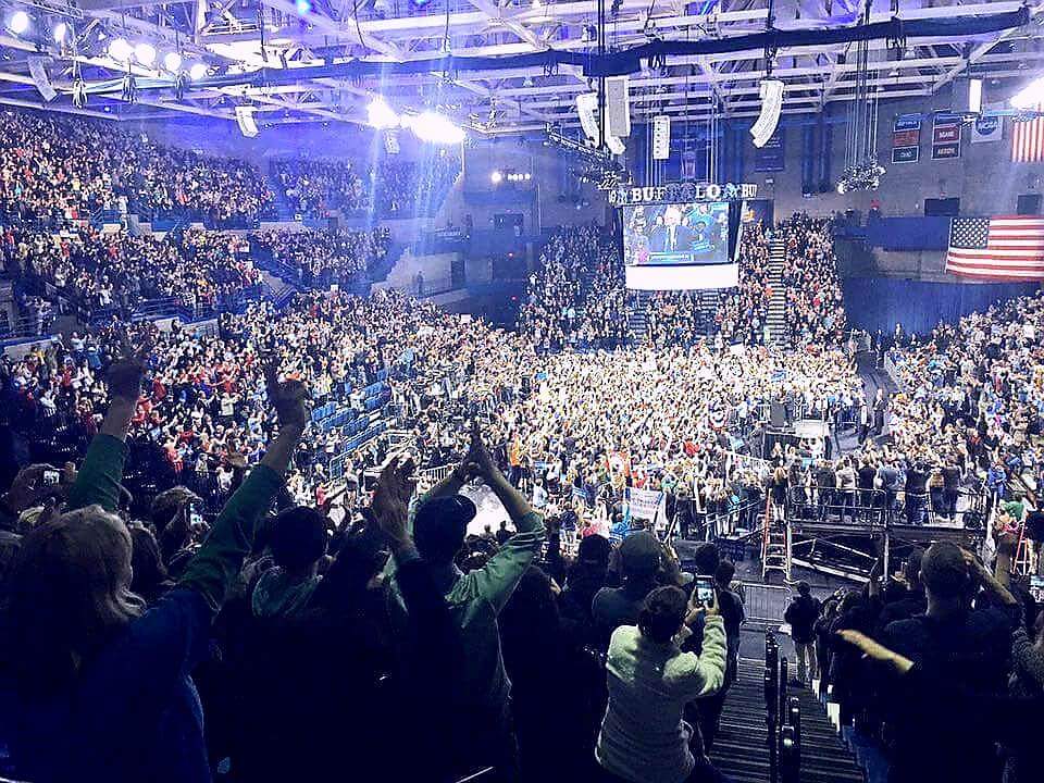 sleevegas64's tweet photo. BERNIE ROCKS IN BUFFALO, NY. #SANDERSONLY https://t.co/o6tXgr6t79