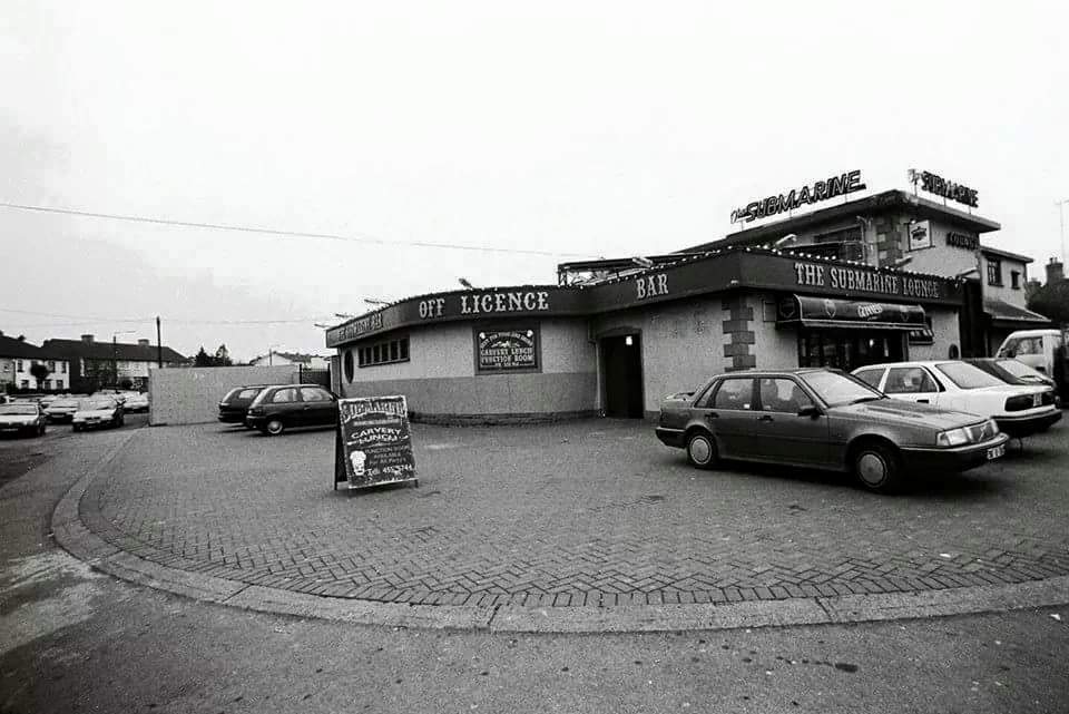 PhotosOfDublin's tweet photo. The Submarine bar, Crumlin in the 90s. https://t.co/I5iQBo5jzd