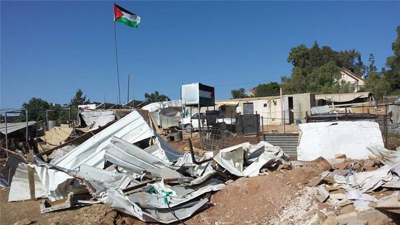 AJEnglish's tweet photo. "Within minutes,35 people were rendered homeless"
Israeli home demolitions reach record high https://t.co/QgTM4rZcMc https://t.co/NayQmo7XuB