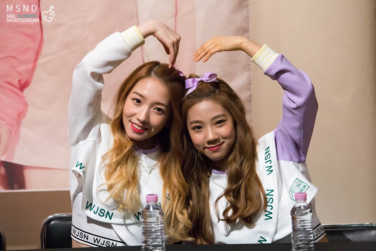 yr990110's tweet photo. 160312 명동팬싸인회 - 안녕하세요. 우리는 midsummer nights dream 입니다. 반가반강쭈~ ☺️여름이가 보고싶당 https://t.co/u5HWcr5Zfo