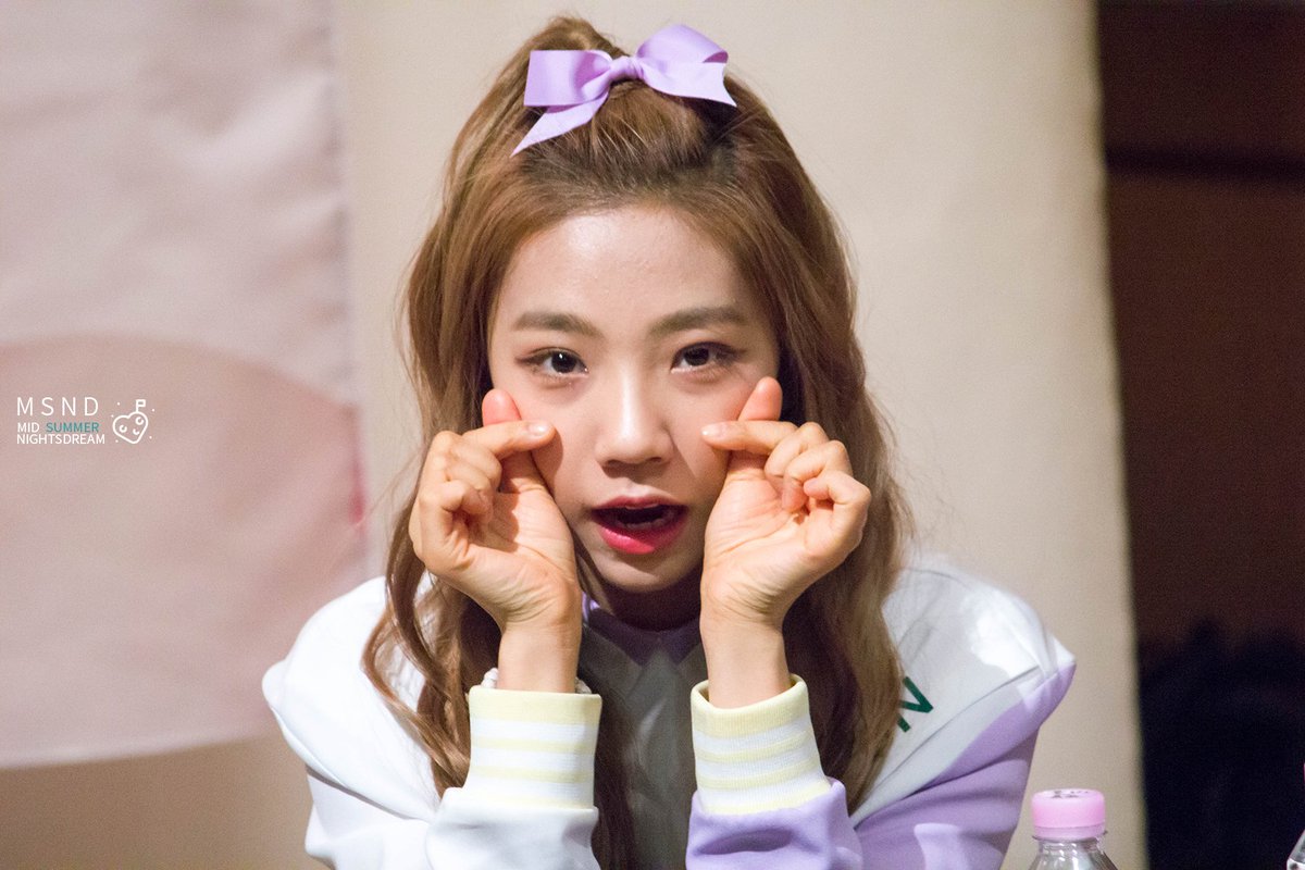 yr990110's tweet photo. 160312 명동팬싸인회 - 안녕하세요. 우리는 midsummer nights dream 입니다. 반가반강쭈~ ☺️여름이가 보고싶당 https://t.co/u5HWcr5Zfo