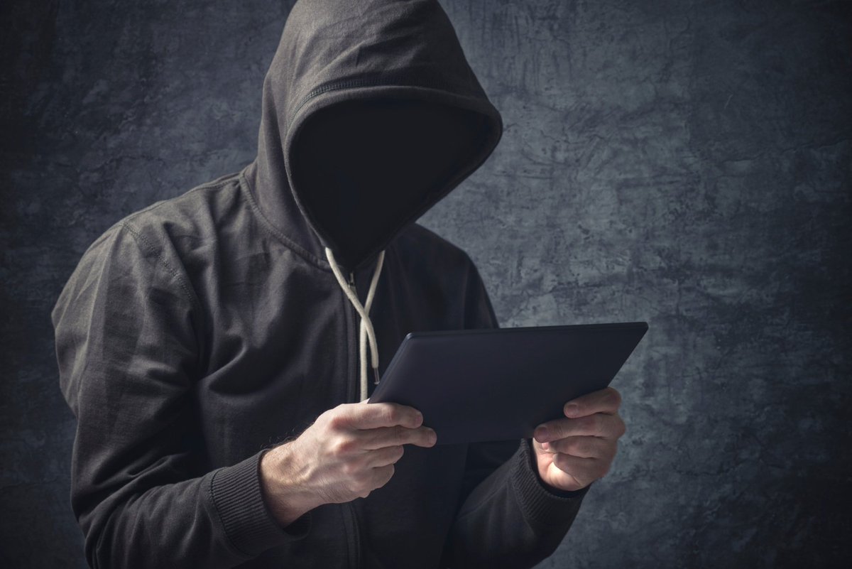 wallixcom's tweet image. We pointed out some of the types of users who may be putting you at risk… #ITSecure hubs.ly/H02CMXp0