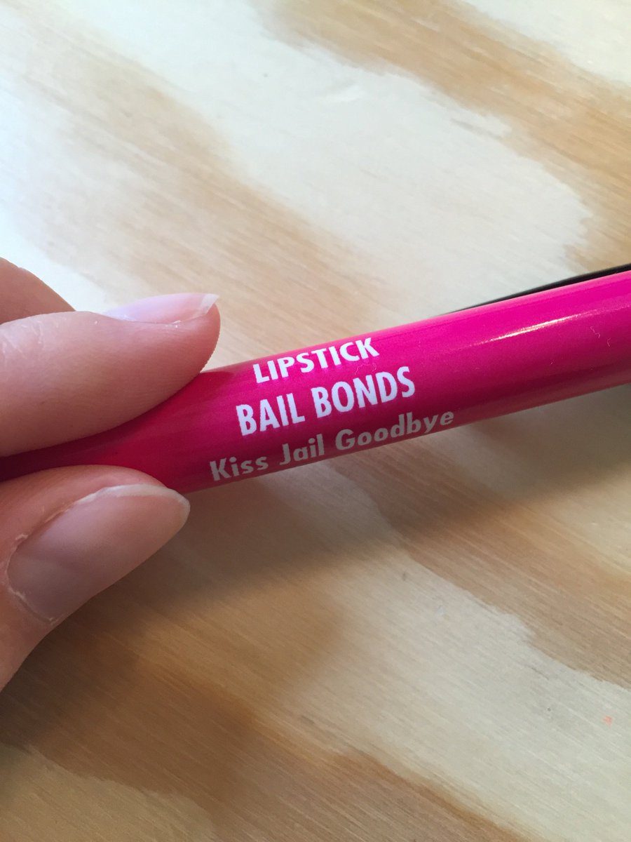 LinnyLinja's tweet image. Schoon pen! Benieuwd? Kijk vnvd naar #hollywoodintecht