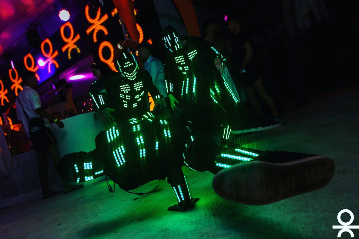 LightShockshow's tweet photo. Occean Club IBIZA!!
#lightshock #ibiza #gottalent #gtlive1 #gtlive2 #bboy https://t.co/W1qroOx8gT