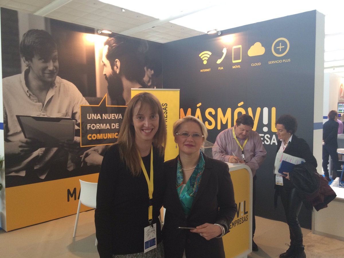 soyparrilla's tweet image. Con Iwona y Myriam en el stand de @MMempresas en #ASLAN2016
