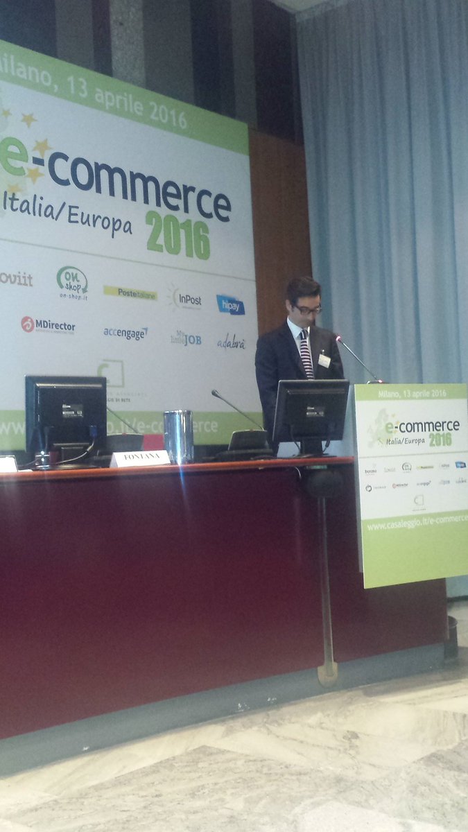 MarcelLoviit's tweet photo. Comincia ora lo speech di Ludovic Des Garets #loviit #ecommerce2016 https://t.co/1JiLYHKYrq