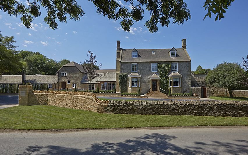 lovingcotswolds's tweet photo. Check out ths example - feat. @DormyHouse- of how we present leading luxury #cotswolds hotel https://t.co/dkKFs2kAPG https://t.co/cJYIBUpvpX