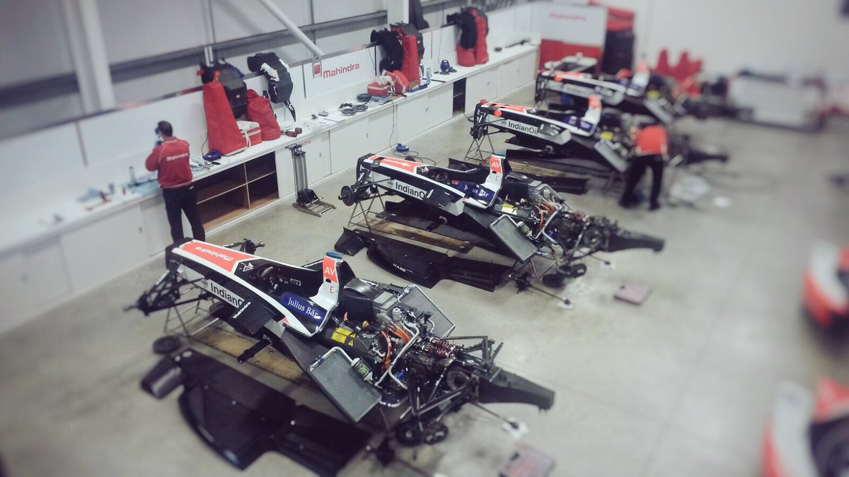 Current_E's tweet photo. Scarbs heaven...."@MahindraRacing: Meanwhile, in Donington: Preparing our #M2Electro cars for the European races! https://t.co/nxtTl9dTCc"