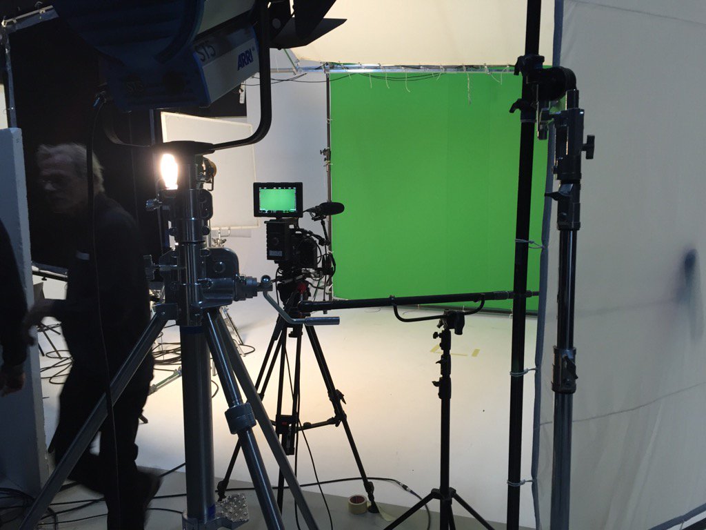 dijkhenk's tweet photo. Nu op de set voor de Huurcampagne voor #Syncasso https://t.co/nY3bI9qYLe