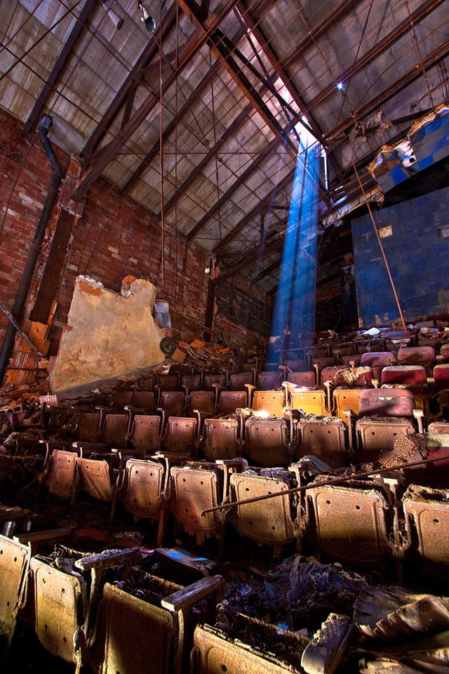 _Artish's tweet photo. Artish selections of #breathtaking #abandonedplaces. Enjoy and please let me know your thoughts! https://t.co/0yZ8PiKaeo