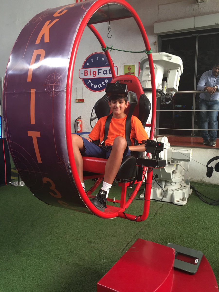 MissMalini's tweet photo. Virtual Reality fun has begun! #cockpit360 @SmaaashLive @andrenemec7 #games https://t.co/C62dzYOEgo