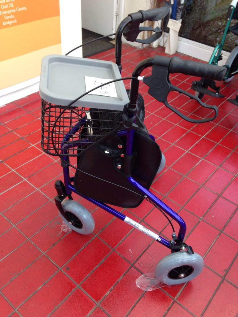 bmc723272's tweet photo. Tri walkers lightweight, brakes, basket &amp; tray. £48 only https://t.co/ydLwS9fQ9s