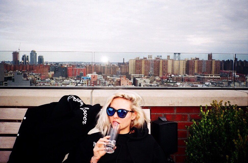 ColdTonic's tweet image. Weirdly Weird | NYC | 2016

#DEWAI #coldtonic 

coldtonic.com