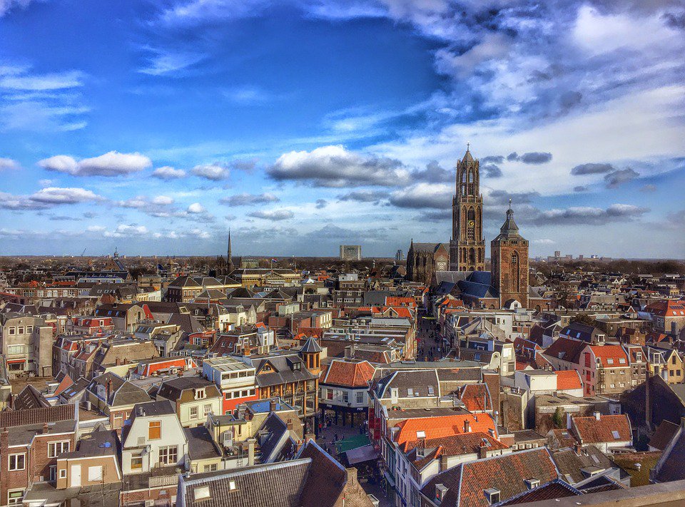 Gezocht: #appartement #utrecht. min. 2 kamers, ca. 30 m2, max. € 140.000 k.k., buitenruimte, 2 km om de binnenstad.