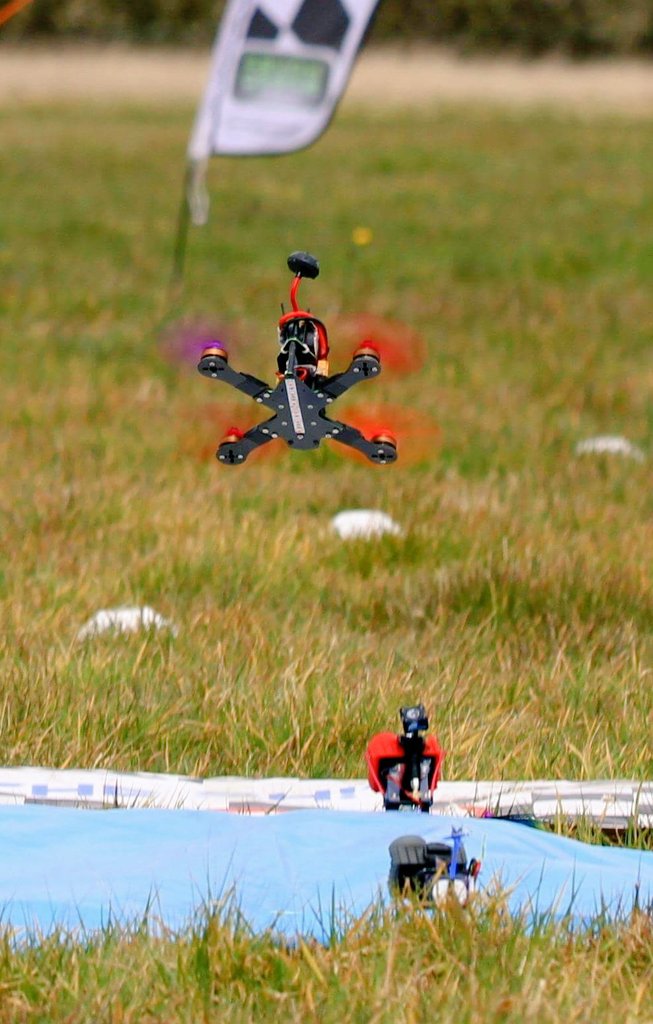 rrci_madpete's tweet photo. Some images from last Saturdays #RotorRacing event at LHC, full report and video to follow #UKDroneShowMag #FPV https://t.co/CzWRwwjfyP