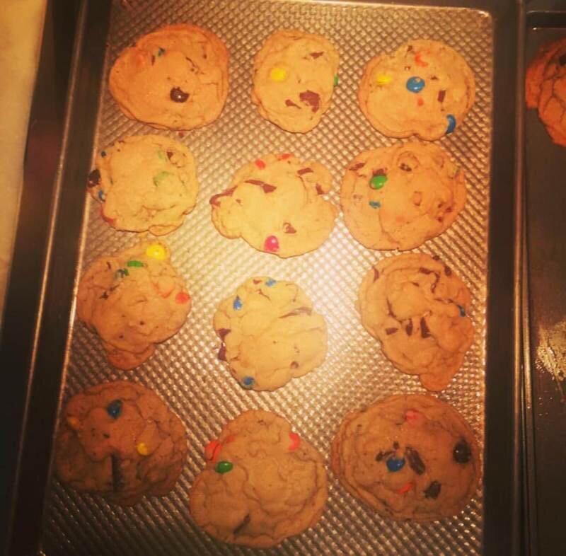 caitswift13's tweet photo. Taylor's cookies are literally the best. Wonder why they dont sell this at @starbucks . #TaylorSwift https://t.co/4exNpjZ9Ab