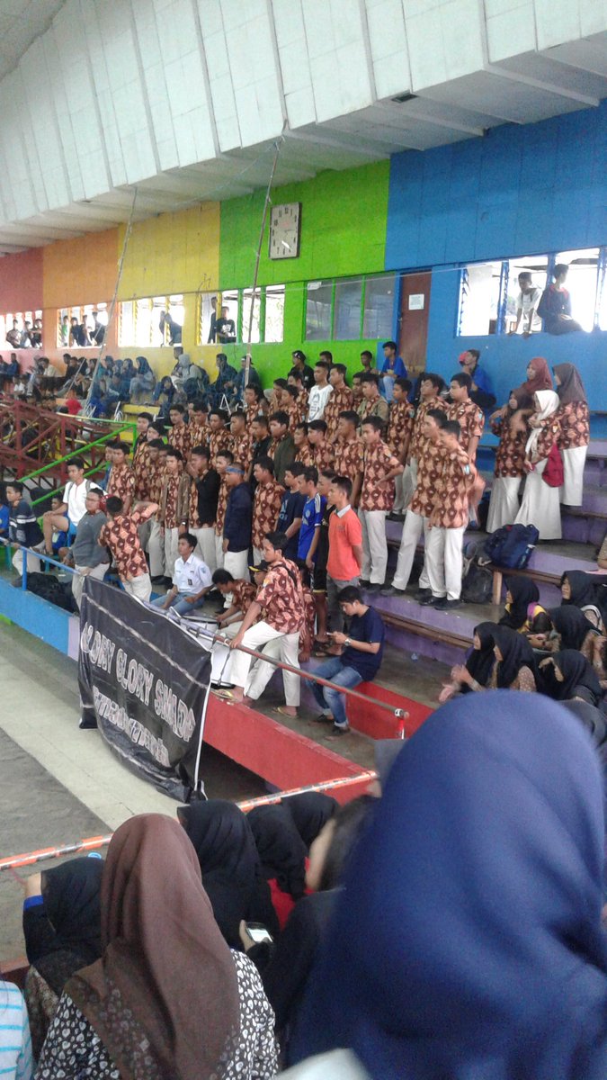 <a href="/GLORYSMADAMANIA/">Smadamania Klaten</a> terus bernyanyi untuk mendukung sman2klaten #respect