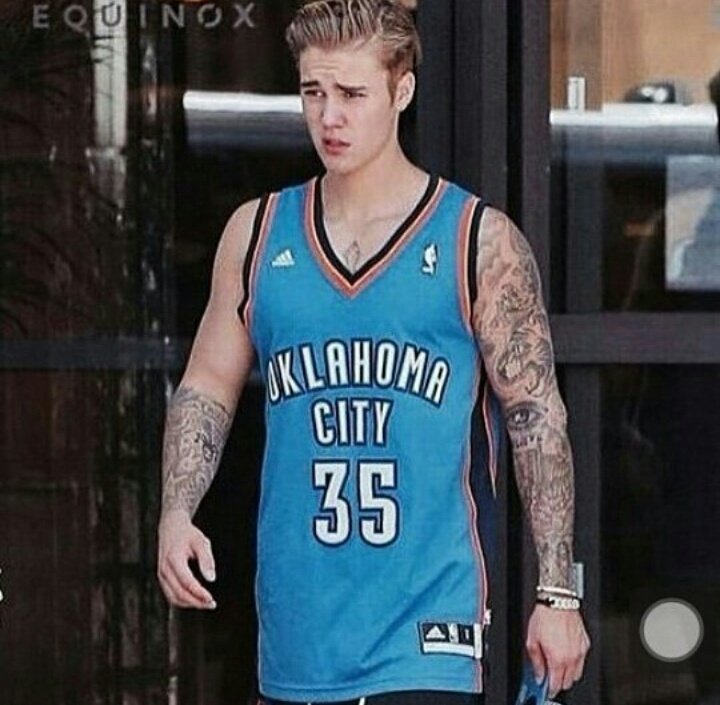 JBHelpFollowme's tweet photo. @justinbieber 😍😍😍 https://t.co/fZkTu3kKJy