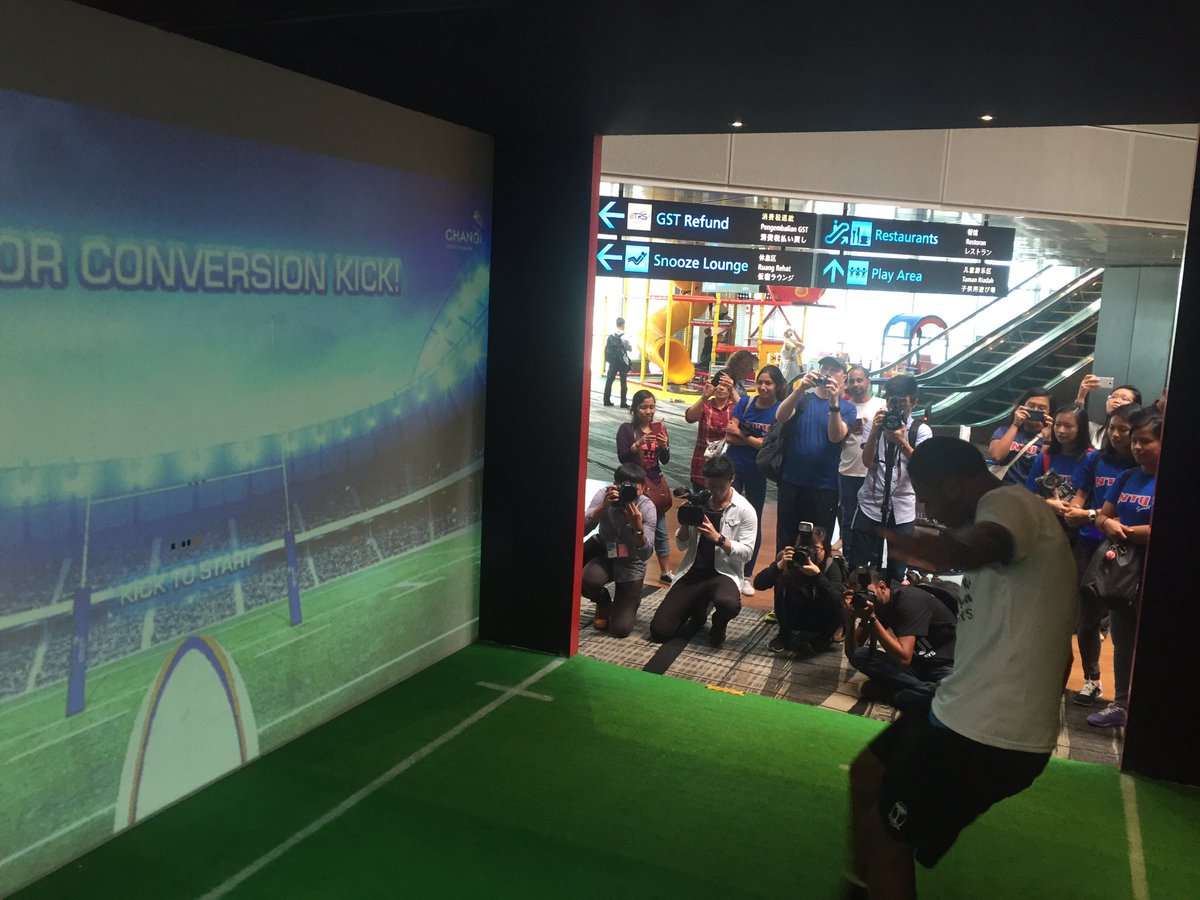 benjaminryan's tweet photo. A good day today packing in @FijiAirways activation, training at Tanglin Sch &amp; massage at Ufit. https://t.co/Ejwze8Z734