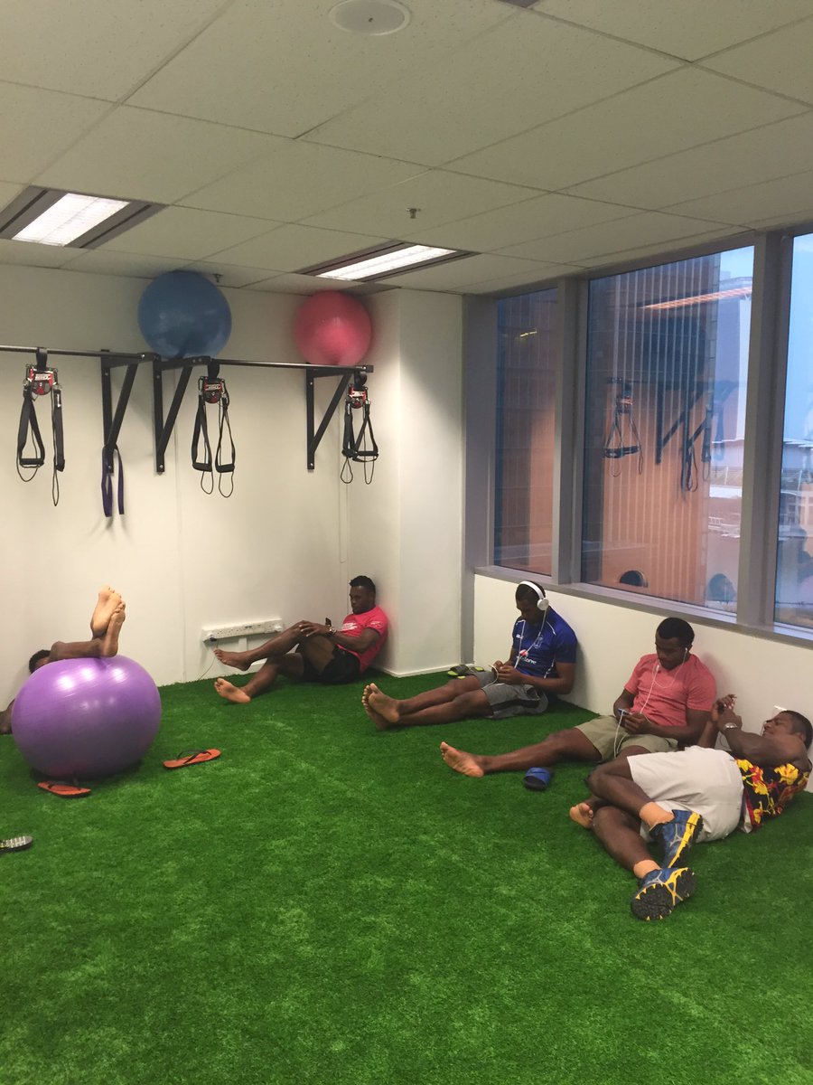 benjaminryan's tweet photo. A good day today packing in @FijiAirways activation, training at Tanglin Sch &amp; massage at Ufit. https://t.co/Ejwze8Z734