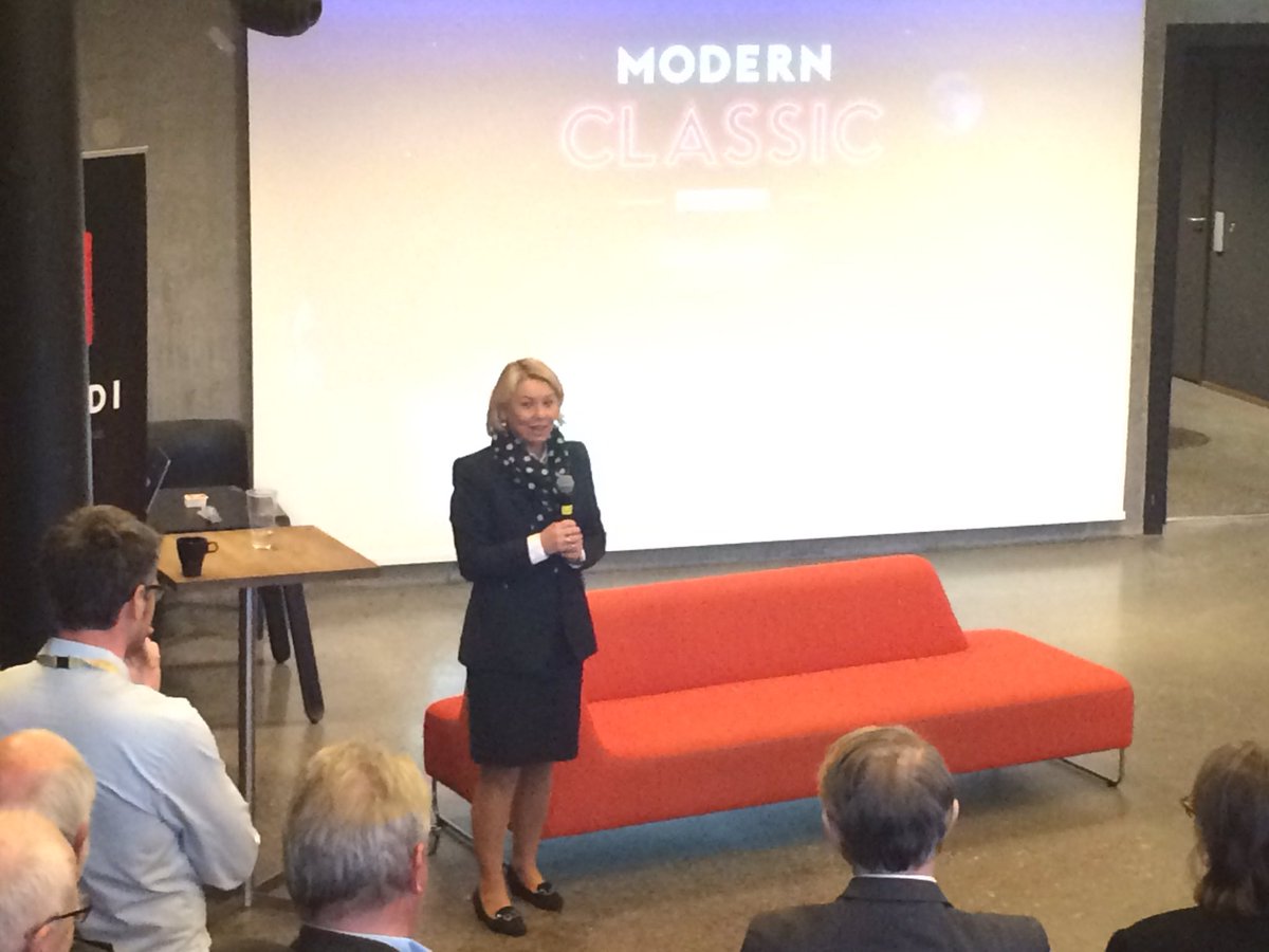 Kult at @næringsministeren velger oss framfor #dnb! Lanserer #StudENT #forny stimulerer til verdiskapning! <a href="/UiOSFE/">SFE</a>