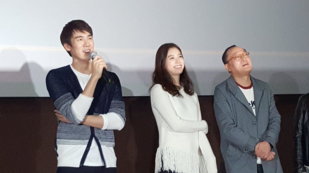 #해어화 #영화추천 #4월개봉영화 #한효주 #유연석 한정판 컵받침! 두 배우분이 부르는 아름다운 노래에 흠뻑 빠져 몰입할 수 있었고 가슴을 울리는...