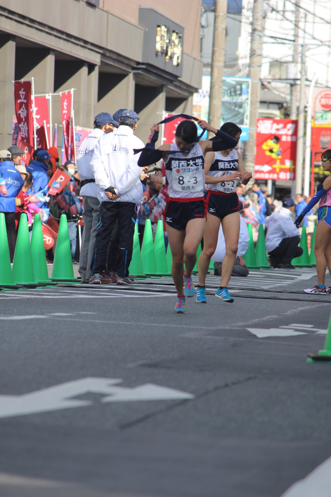 Tさんrunner 富士山女子駅伝15 第2中継所 富士市交流プラザ前 2区 3 5km 3区 4 4km 関西大学 2区 草川智英さん 11分37秒 3区 森亮子さん 15分05秒 T Co 6hufuoaqhz Twitter Tさんrunner 富士山女子駅伝15 第2中継所 富士市交流プラザ前 2区 3 5km 3区 4 4km 関西大学 2区 草川智英さん 11分37秒 3区 森亮子さん 15分05秒 T Co 6hufuoaqhz Twitter