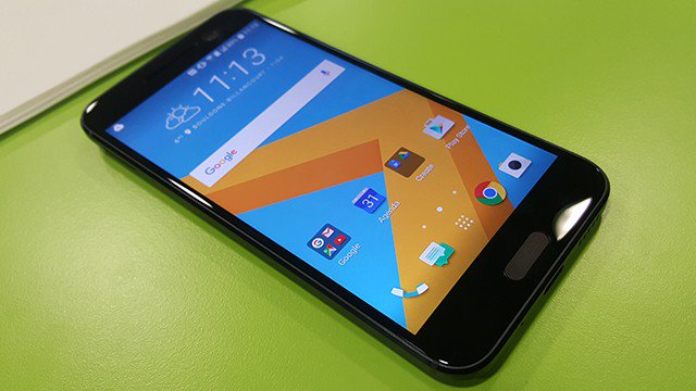 JournalDuGeek's tweet photo. Le HTC 10, l’un des meilleurs photophones du marché ?  
⏩https://t.co/Xd8znzqDrZ https://t.co/Gioa2zMlkw