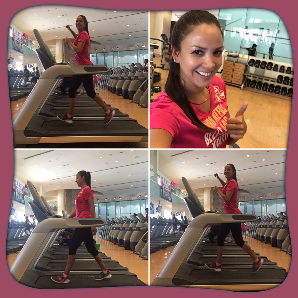 KarenManzano's tweet photo. Estrenando mis #zpump2 me encanta que se ajusten a mi pie por medio de la cámara de aire! @reebokMx #BeMoreHuman https://t.co/rYW45MAHDt