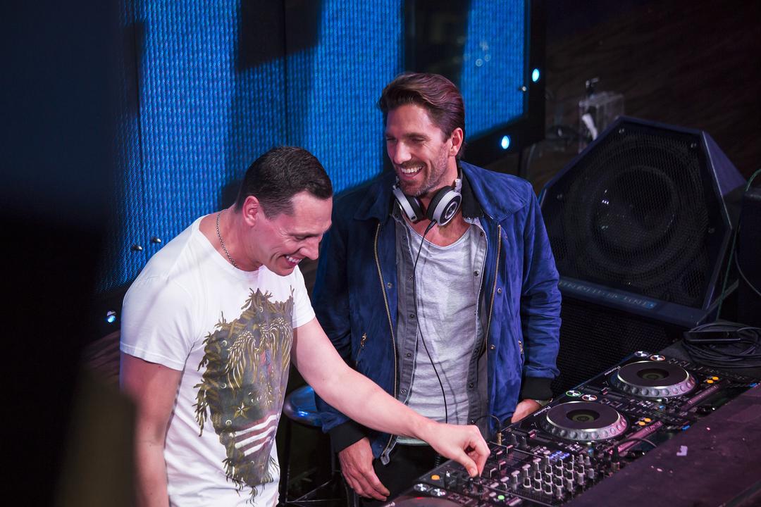 HLundqvistFDN's tweet photo. S/o to everyone performing at #Coachella! Hope you rock out as hard as @HLundqvist30! #HLF #DJHank #TheMaskonMSG https://t.co/odwbmi7Pdc