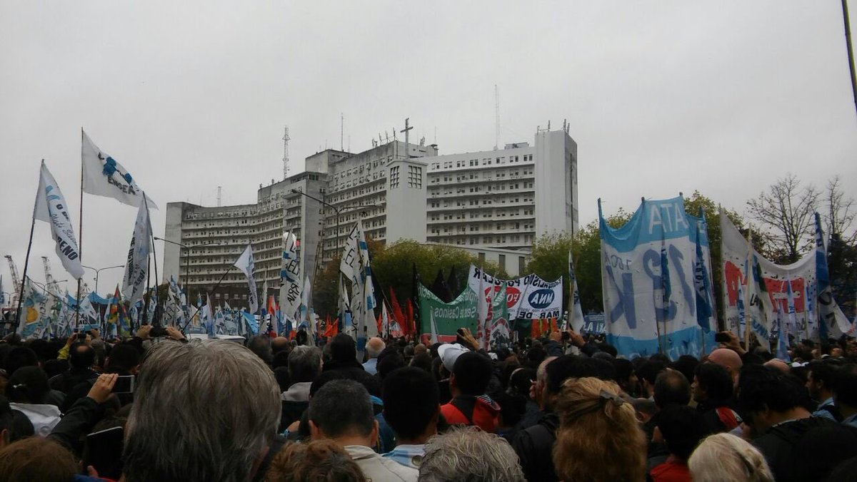 #CristinaEsLealtad amor pueblo es el otro! Ni la lluvia jueces pistoleros y partido judicial pueden c/ la historia